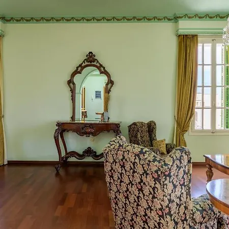 Casa *